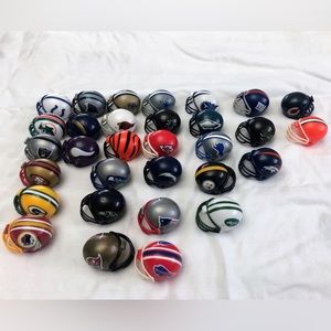 Lot of 31 miniature football NFL gum ball helmets